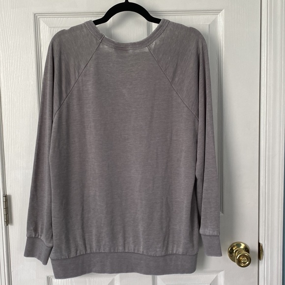 NWT Torrid Disney Frozen 2 Olaf Be Cool Grey Raglan Sweatshirt Size 00 - Picture 5 of 5